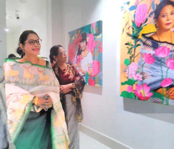 Chief Minister's wife Hiyainu enthralled seeing her portraits at KAI gallery