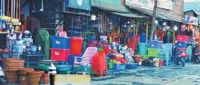 'Untaxed' Moreh merchandise flood markets
