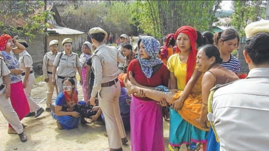 Five women hurt in police crackdown