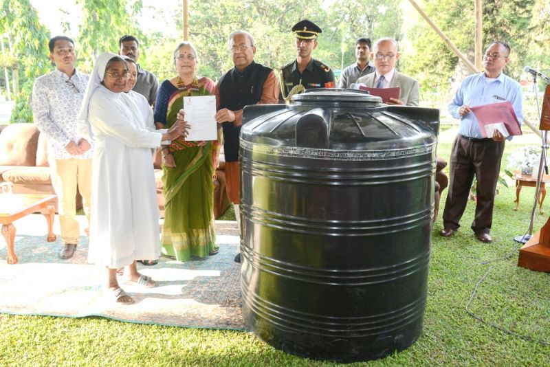 Governor distributes water tanks to encourage rain water harvesting