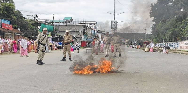 24 hrs bandh cripples life, Govt agrees to hand over case to CBI