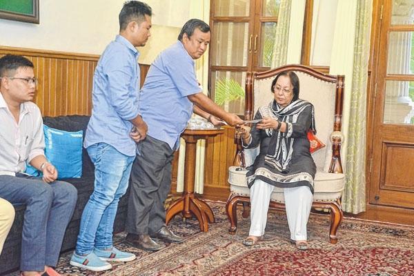 ABVP Manipur submits charter of demand, memo to Governor