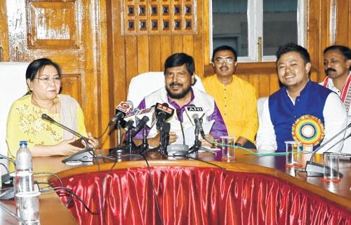Union MoS Ramdas Bandu Athawale chairs review meeting