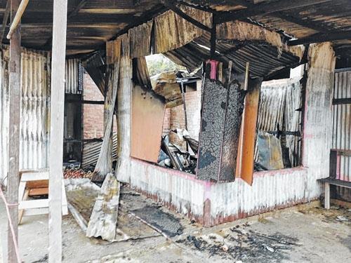 Shop gutted in fire at Kakching Khunyai Leikai