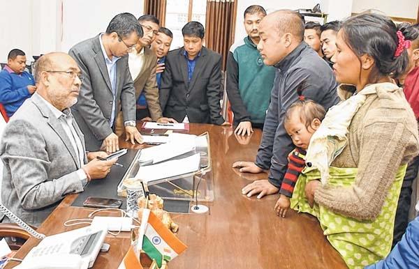 CM meets citizens on Meeyamgi Numit, Hill Leaders' Day