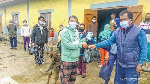 More respond to coronavirus crisis with helping hands