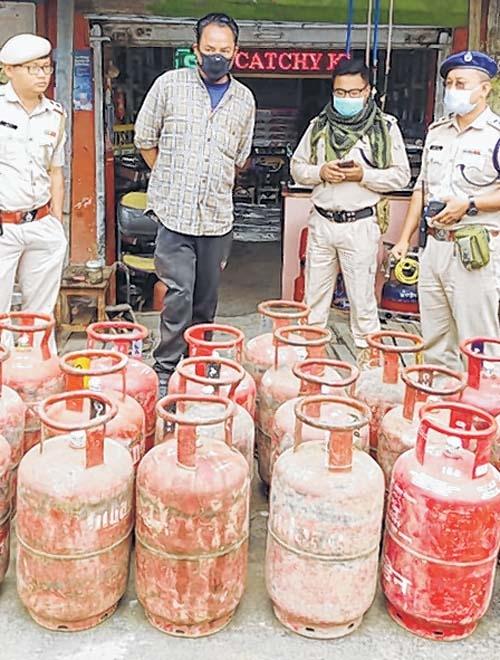 LPG cylinders seized