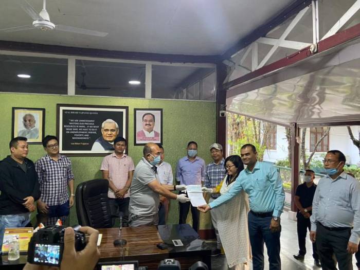 MCS Association of Manipur donates to CM COVID-19 Relief Fund