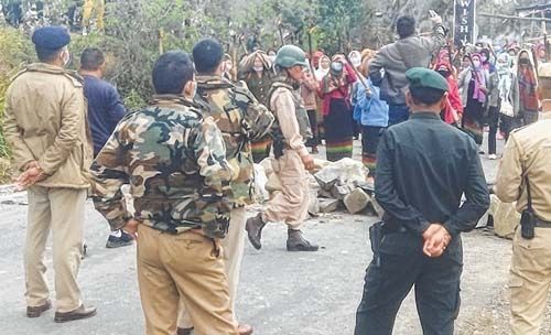 Road block at Hongbei junction cleared : AR, NSCN (IM) standoff continues to remain tense