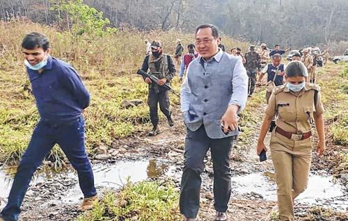 Top Govt officials visit border villages