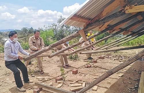 Huts dismantled, encroachers evicted