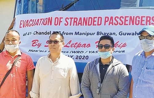 Letpao flags off buses for stranded people