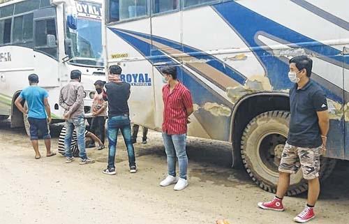 43 stranded folks reach home, 22 on way from Kolkata