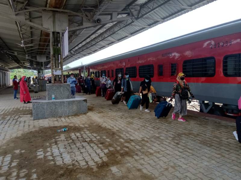 Residents of Manipur returns in special Train from Chennai
