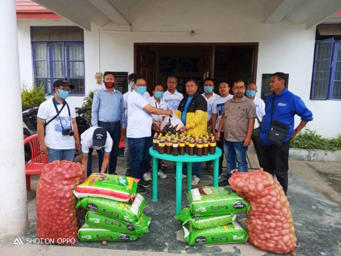 Tamenglong Journalists body donated Veggies to AMWJU