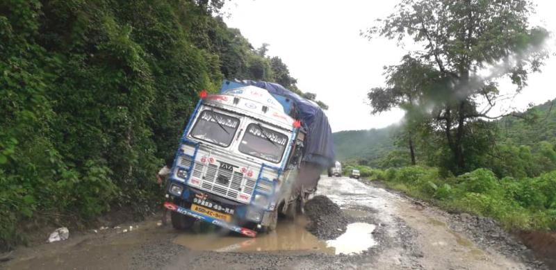 NH-2 Motbung-Sapermeina stretch in pathetic conditions