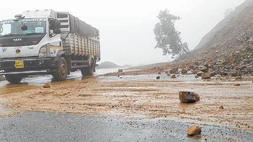 Landslide halts vehicular movement