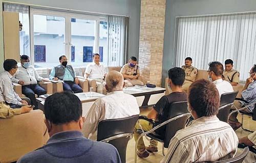 DGP seeks co-operation from village chiefs