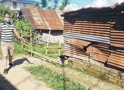 Houses damaged, 7 villagers injured