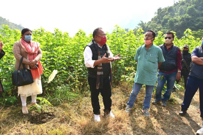 Minister Awangbow Newmai inspects Seri Farms in Imphal East