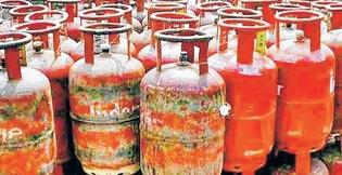Single refill of LPG now costs Rs 971