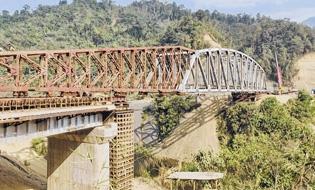 Makru Bridge nears completion
