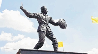 CM unveils statue of Niranjan Subedar