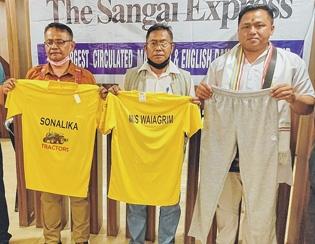 The Sangai Express cricket team receive new uniform
