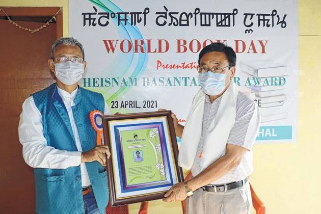 Lamabam Birmani conferred Heisnam Basantakumar Award 2021