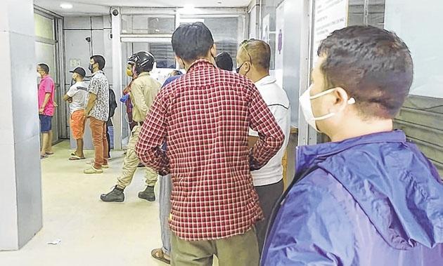 Cash crunch in ATMs adds to woes of public