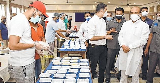 CM notes meals arranged by Bazar Community for inmates of CCCs