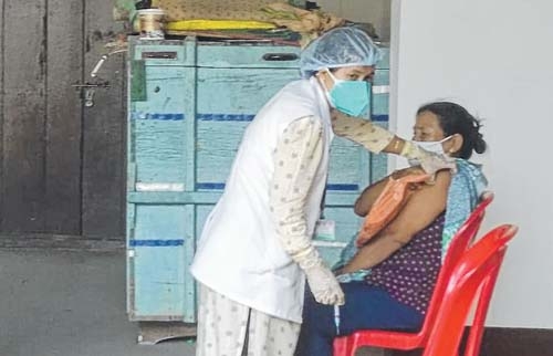 Covid vaccination programme held at Sapam, Tentha