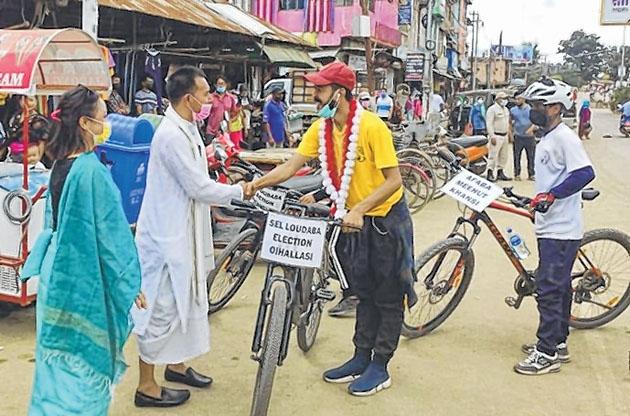 Cyclist Rohan Philem accorded warm welcome at Kakching
