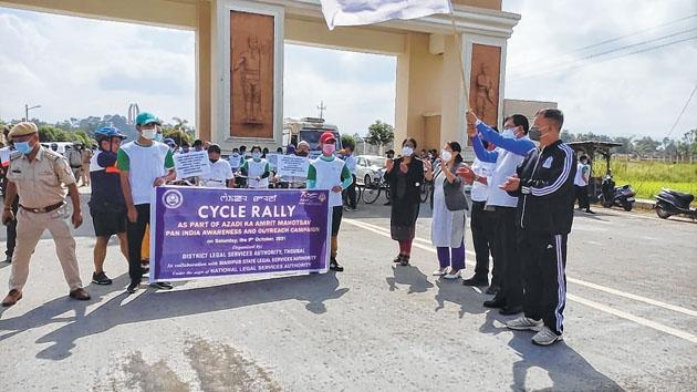 Azadi Ka Amrit Mahotsav Legal awareness, cycle rally held