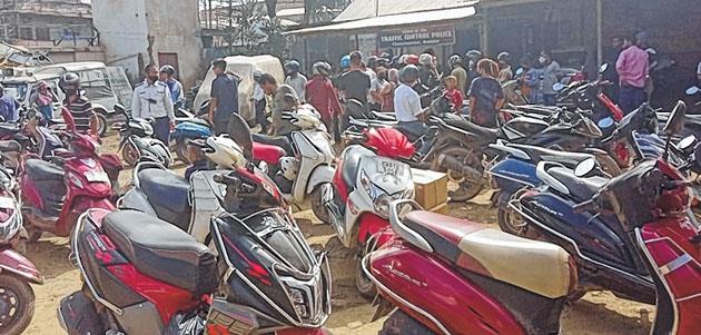 CCpur cops collect Rs 35k on Day I of helmet drive