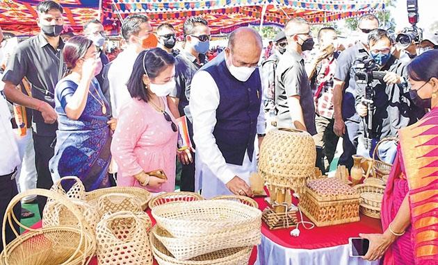 Govt serving with commitment: CM