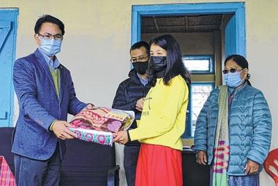 Gifts presented to destitute homes on occasion of Republic Day