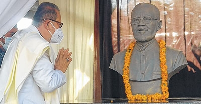 Bust of late theatre doyen Kanhailal installed
