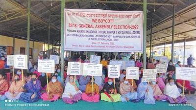 Locals of Athokpam Khunou stage sit-in
