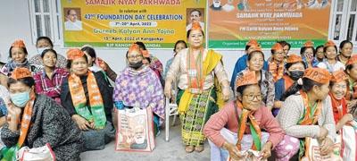 Nemcha Kipgen interacts with PMGKAY beneficiaries at Kpi