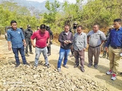 Chinlunthang takes maiden tour of remote Tonglon area