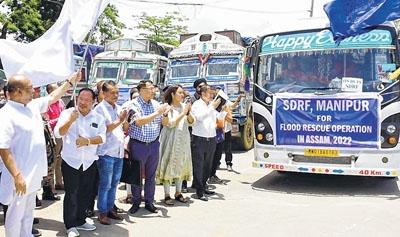 CM flags off SDRF, relief items to Assam