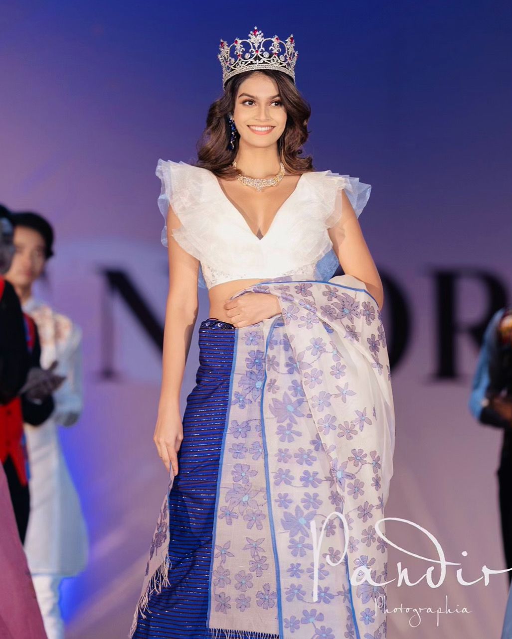  Miss World (2019) 2nd runner-up Suman Rao : Pageant winners showcase Robert's collection 