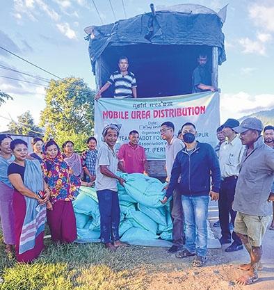 300 bags of fertilizer distributed