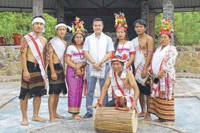 Heikham Dingo felicitated