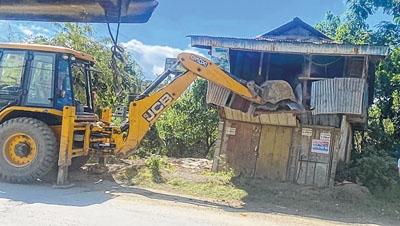 Encroachers evicted from Thoubal river bank