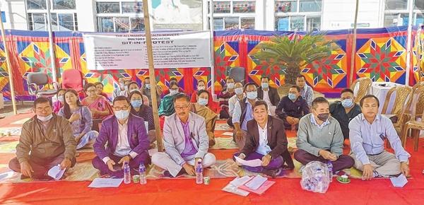 Doctors stage protest at various places