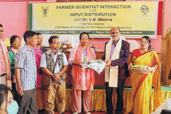 Farmer-scientist interaction / input distribution programme held