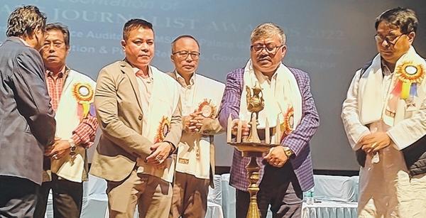 Manipur doffs hat to fourth estate on National Press Day