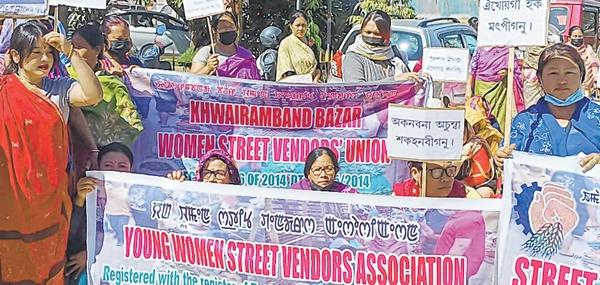 Street vendors take protest to IMC